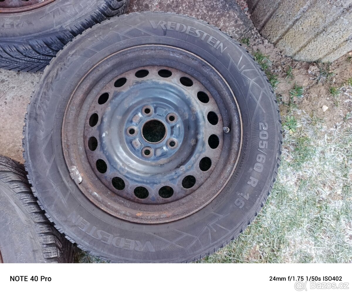 Pl.kola Suzuki 5x114,3mm s pneu Vredestein 205/60/16 zimní - 2
