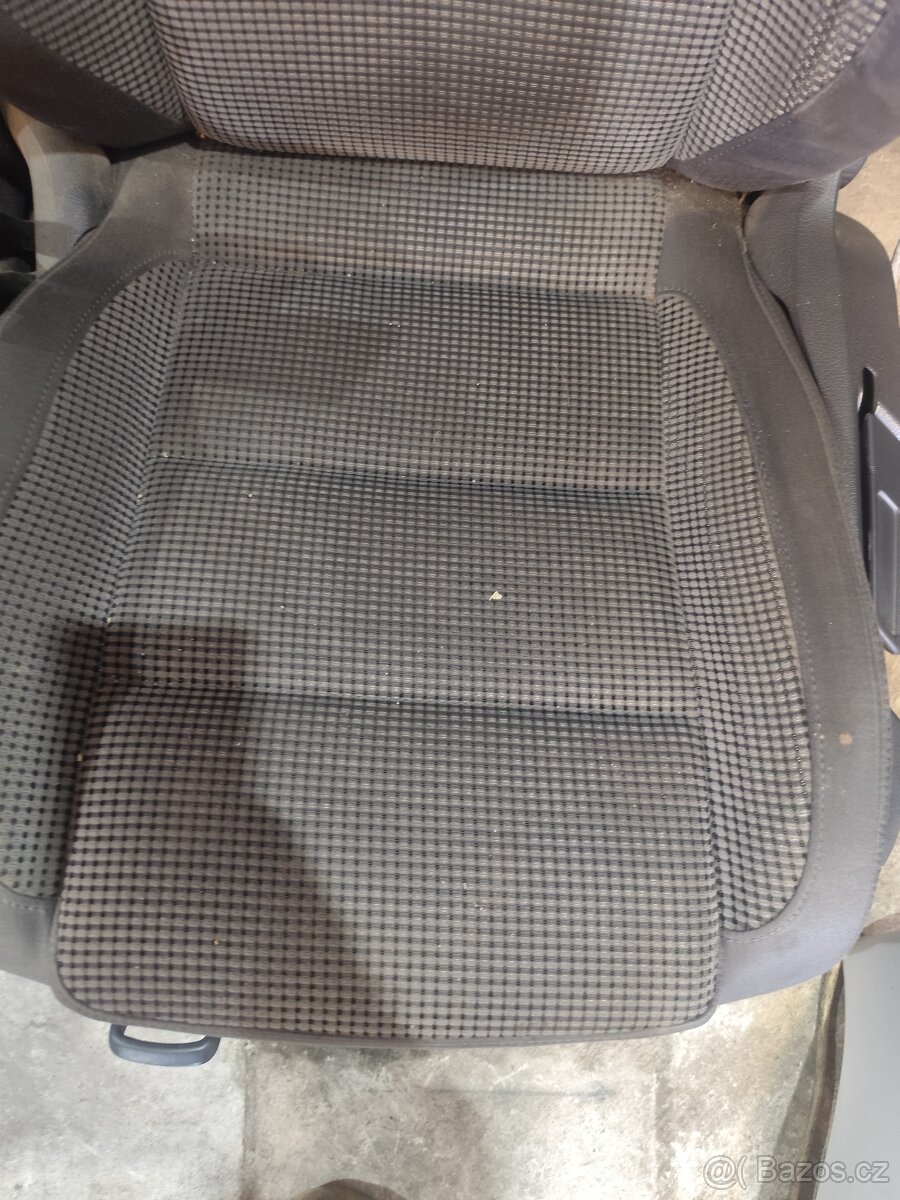 Sedačky - VW TOURAN 2007 - 2