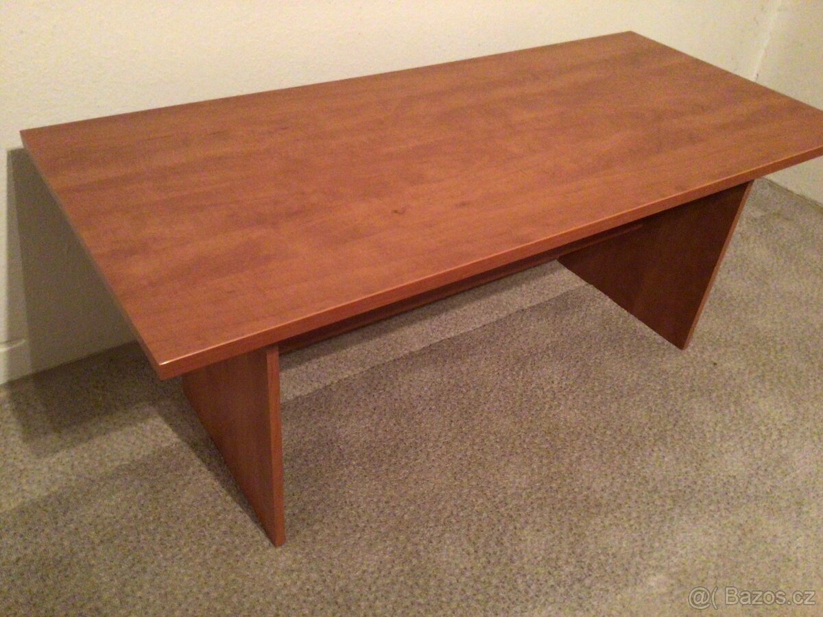 Konferenční stůl - 2