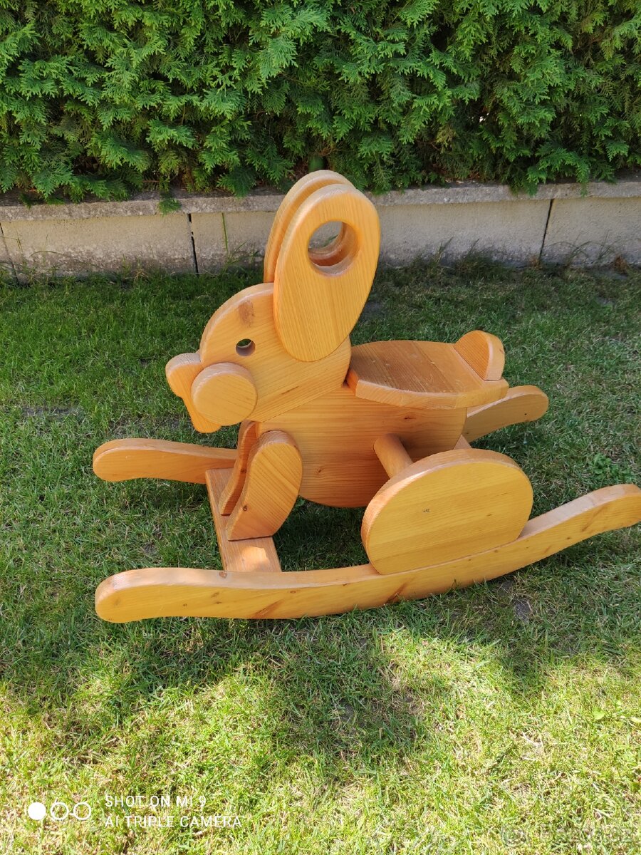 Houpací dřevěný zajíc - 2