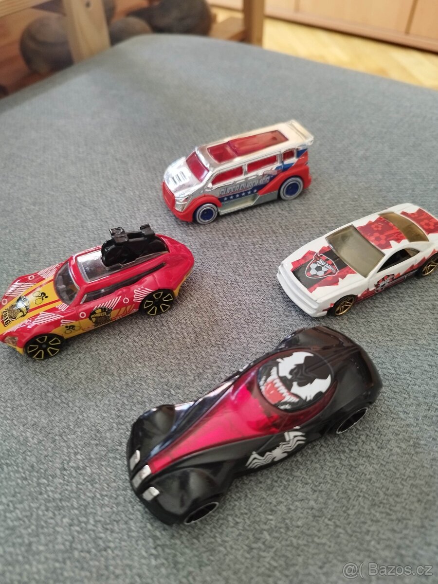 Hot wheels autíčka 36 ks - 2