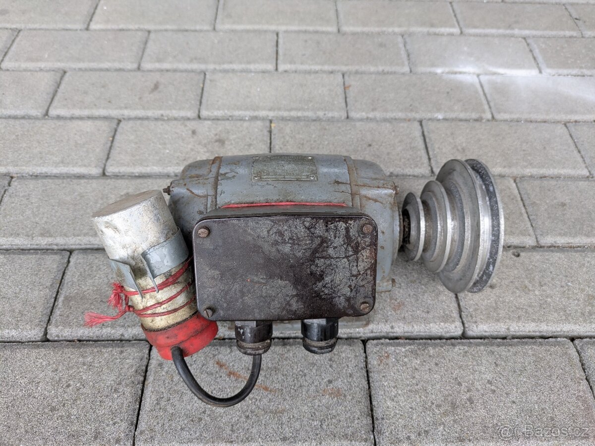 Elektro motor MEZ Frenštát n.p. - 2