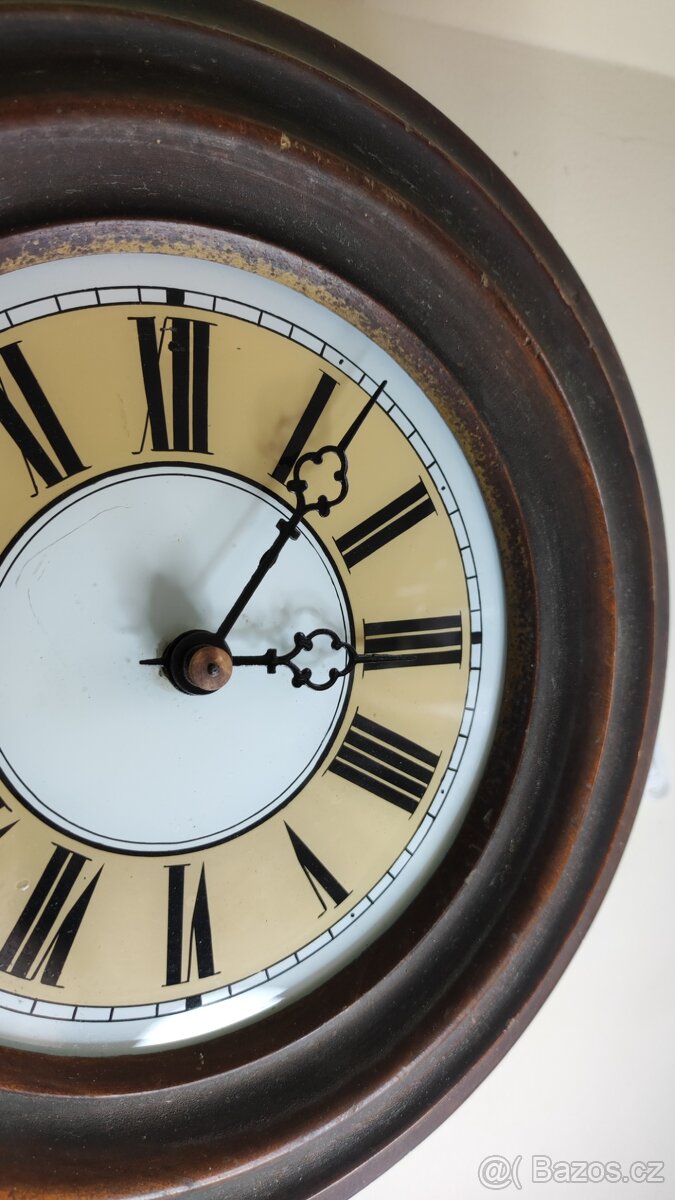 Starožitné hodiny kulaté - 2