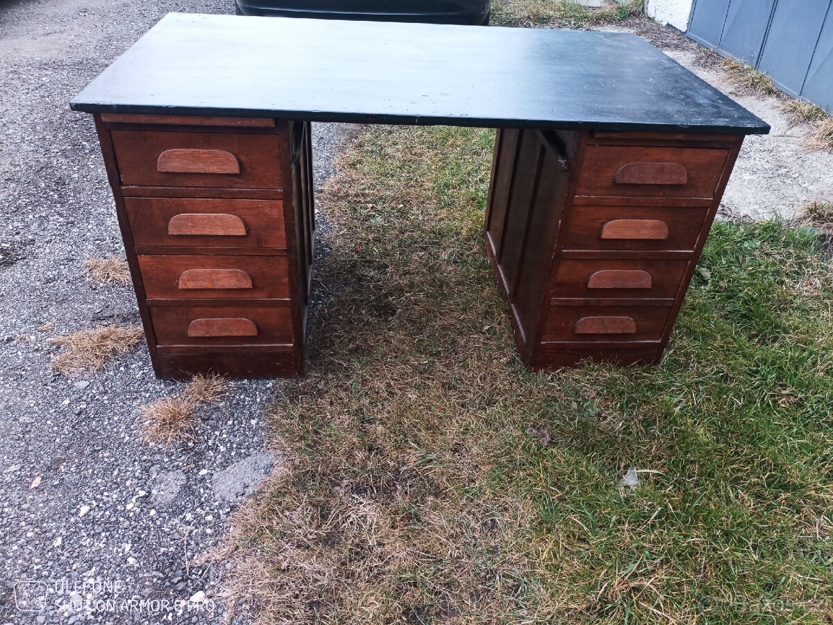 Retro dřevěný stůl - 2