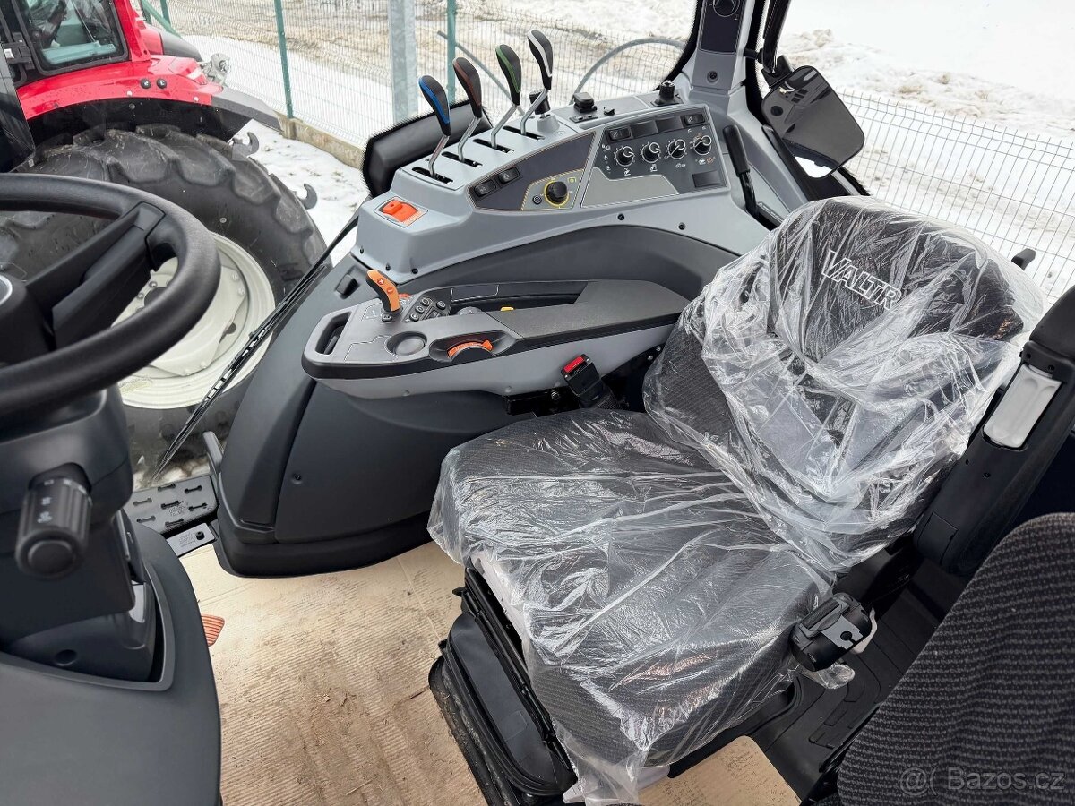 Valtra T215 - 2