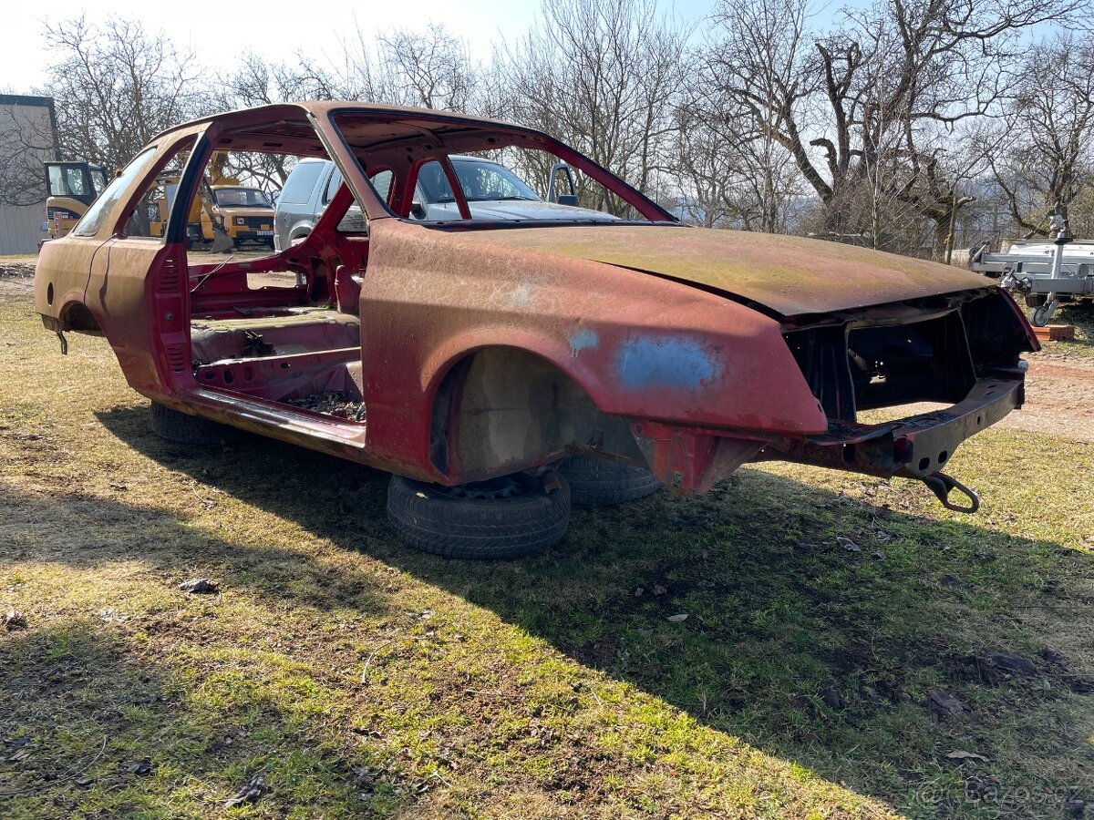 Sierra XR4i karoserie - 2