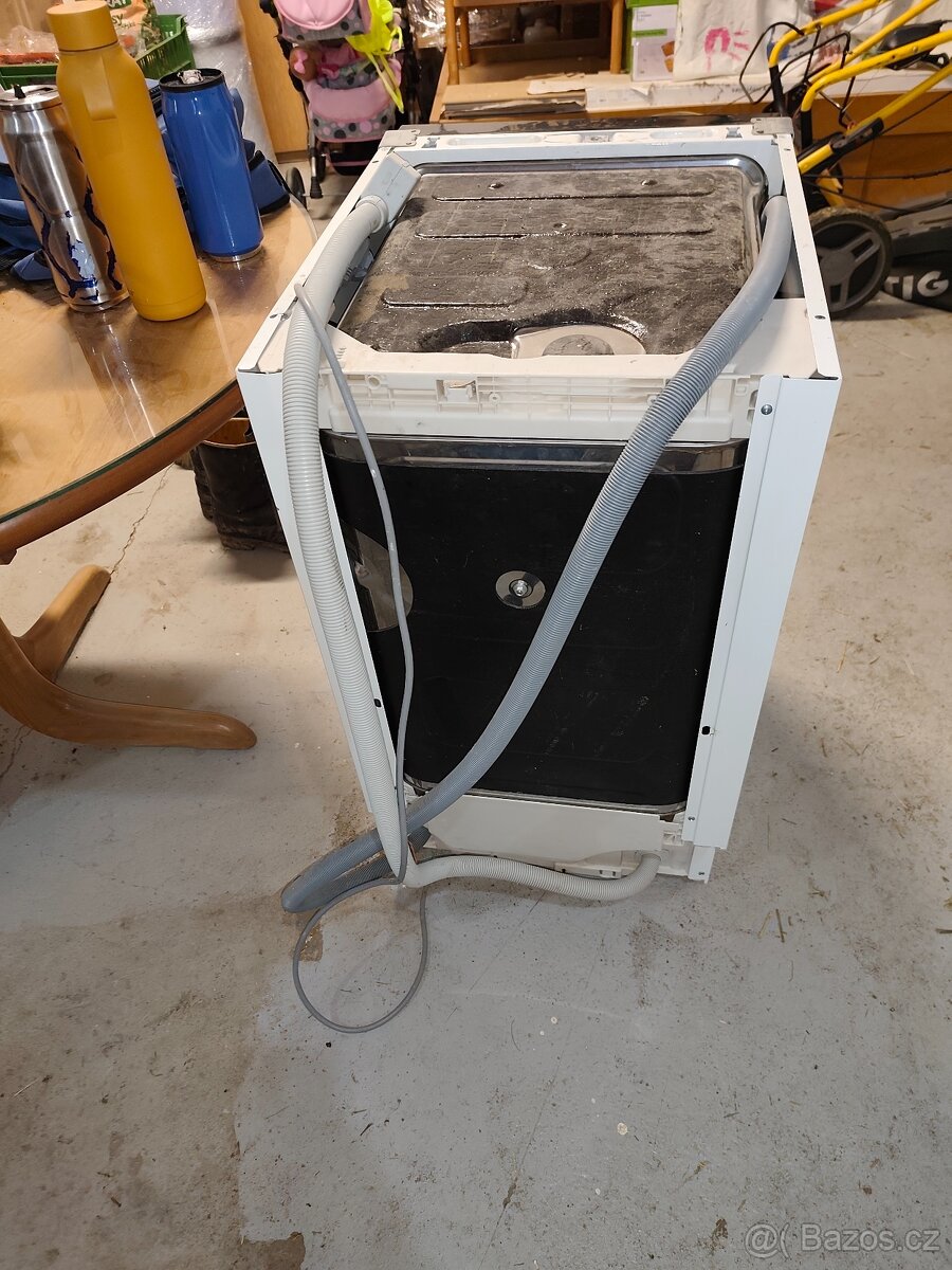 Prodáme myčku - 2