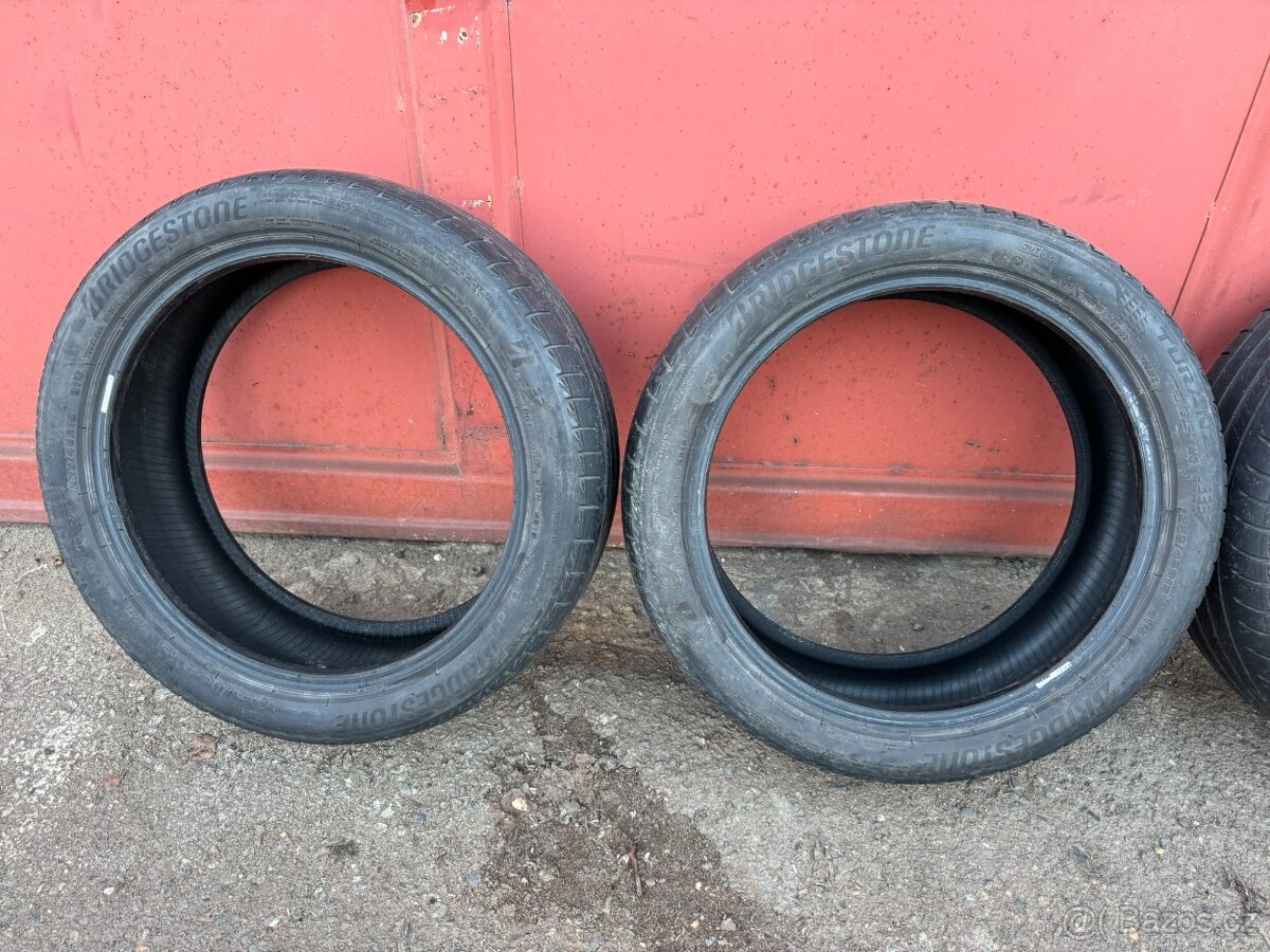 Bridgestone letní 225/45 R18 - 2