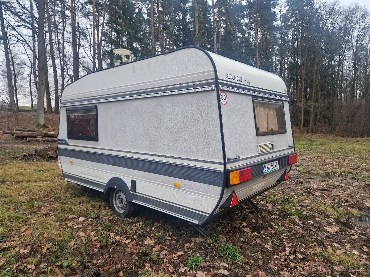 Karavan Hobby 400c - 2