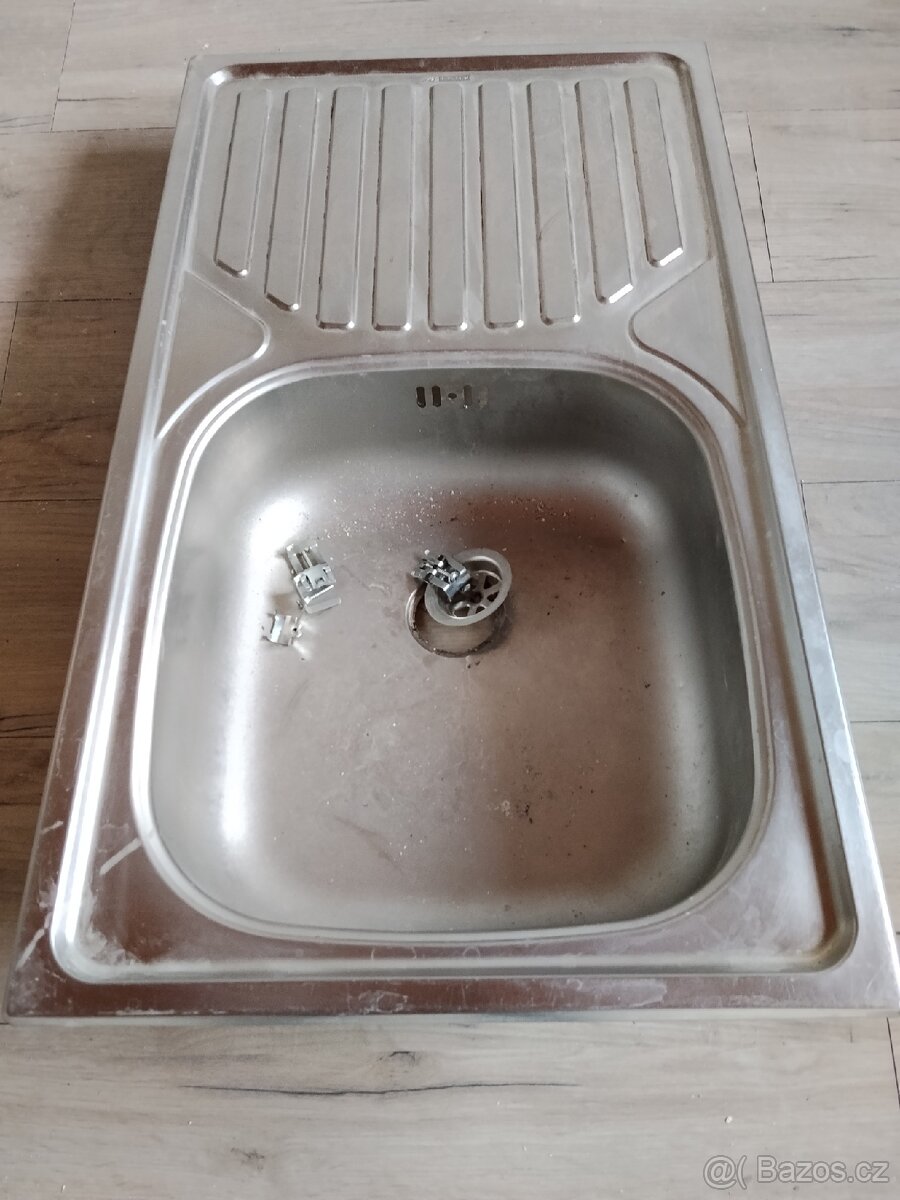 Nerezový dřez - 2