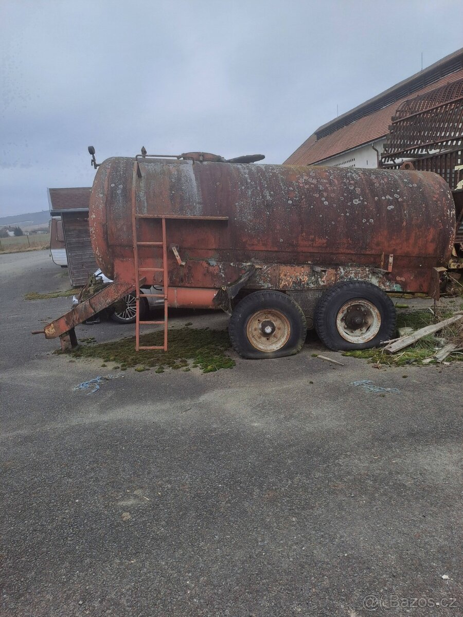 Traktorová cisterna - 2