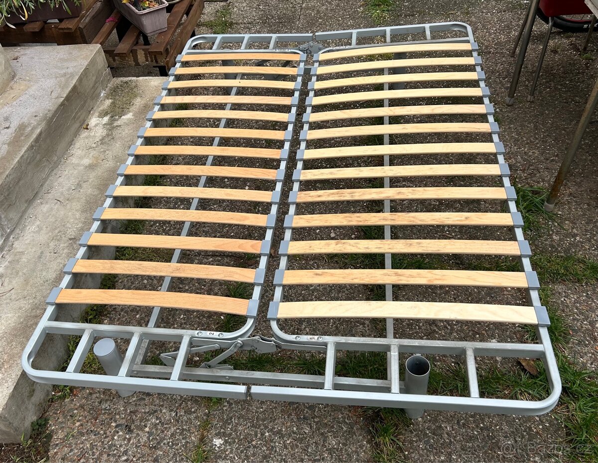 Rozkládací pohovka a matrace - 2