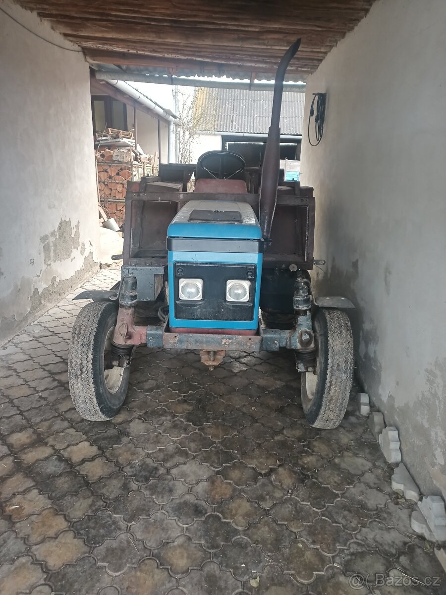 traktor 5211 vlek, brány, čert na brambory, nakladač - 2