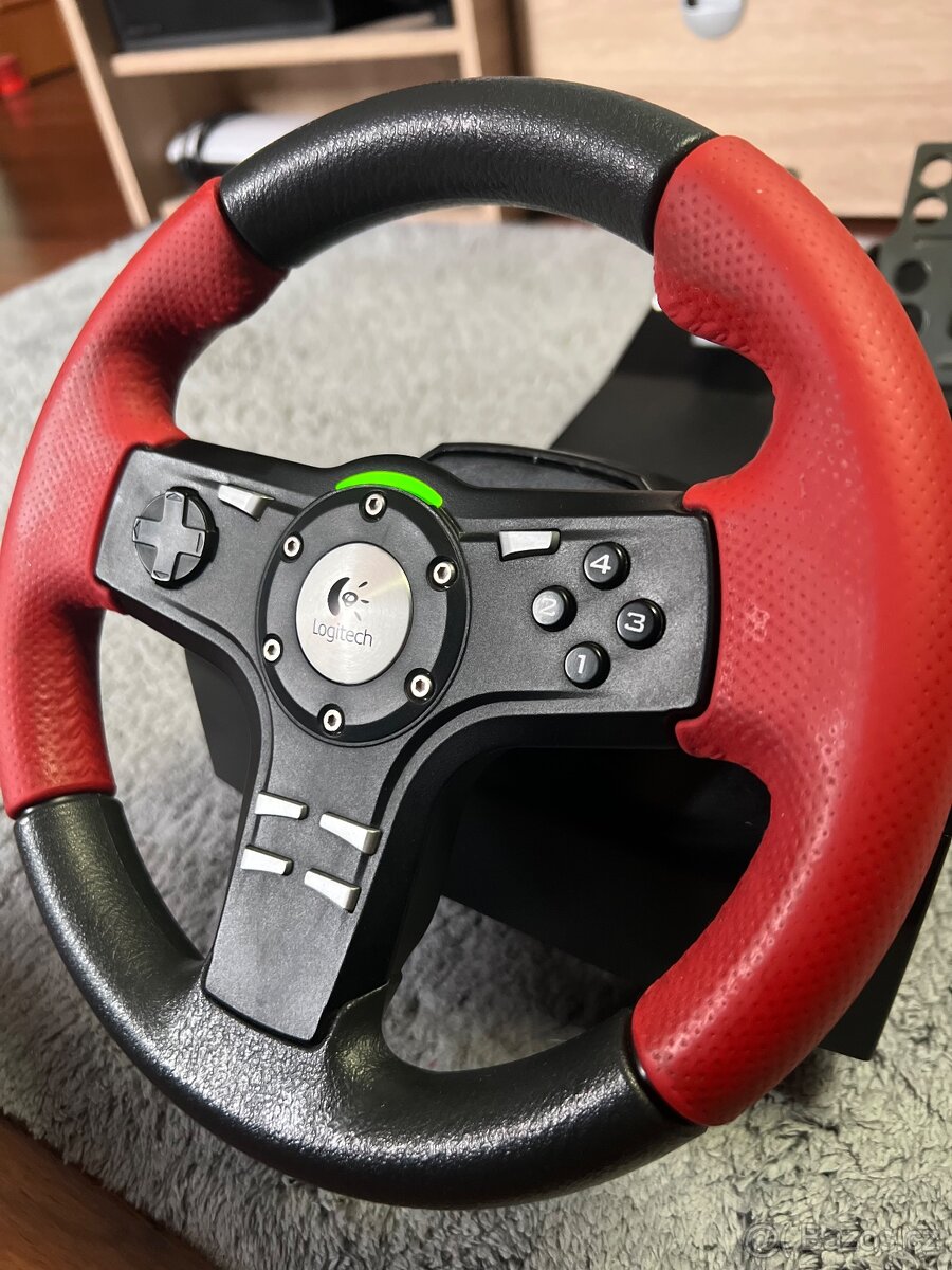 Prodám volant logitech - 2