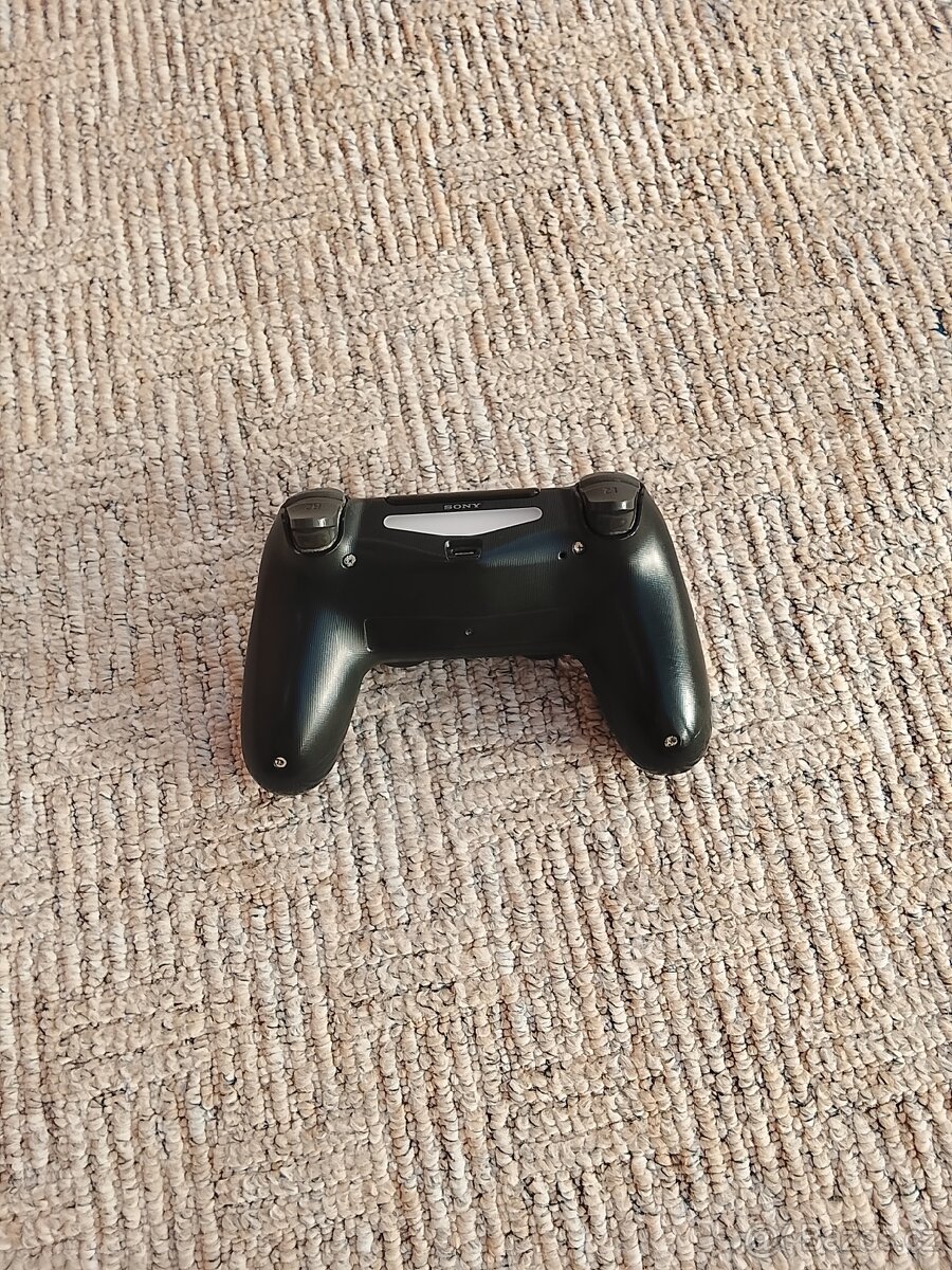 PlayStation 4 ovladač - 2