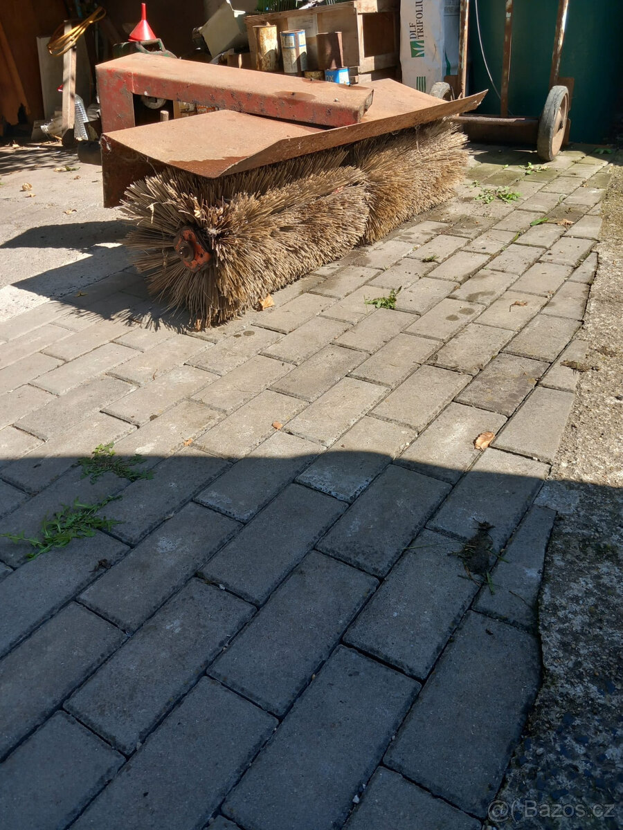 VARI zametací kartáč - 2