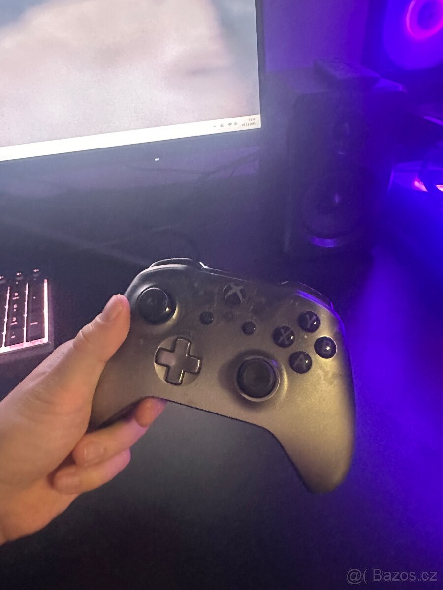 Ovladač na Xbox One - 2