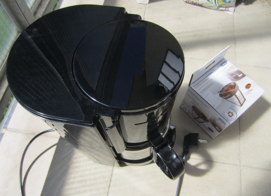 Kávovar BRAUN Aromaster Classic - funguje, ale teče - 2