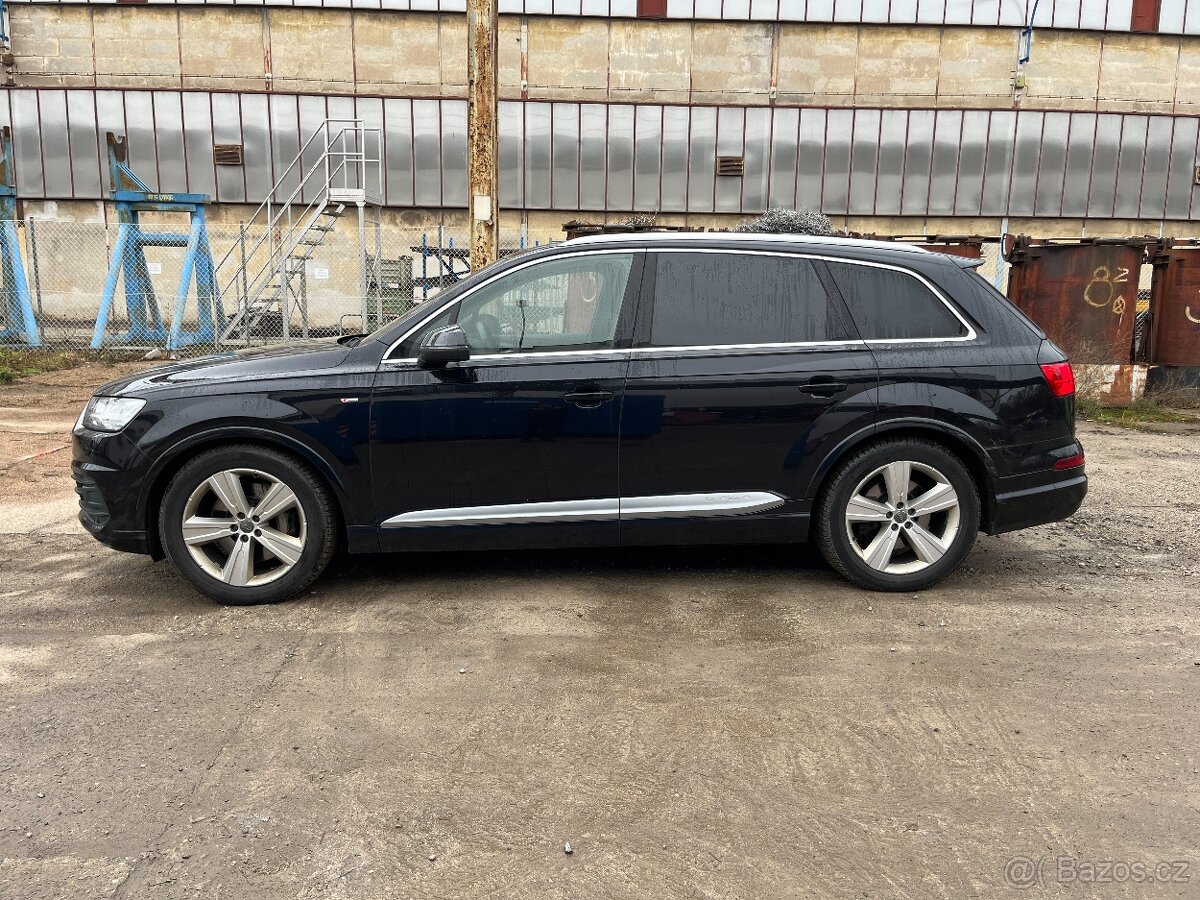 Audi Q7 3.0tdi 200kw 1.majitel nové v Čr max.možná výbava - 2