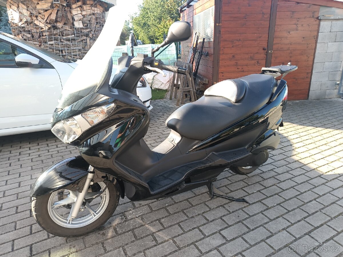 Suzuki Burgman 200 uh - 2