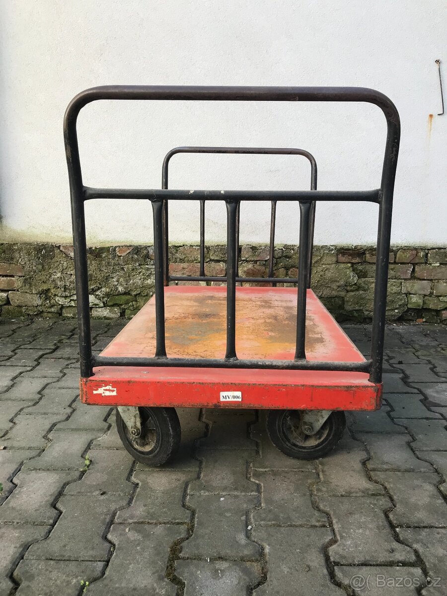 Plošinový transportní vozík - 2