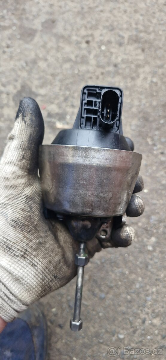 Regulace turba regulator 2.0 tdi 103 kw CBA - 2