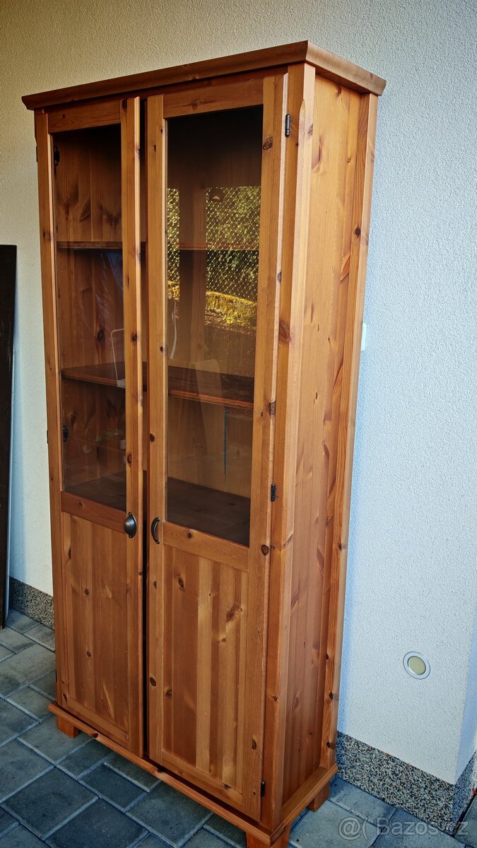 Vitrína knihovna Ikea Markor Hemnes Leksvik - 2