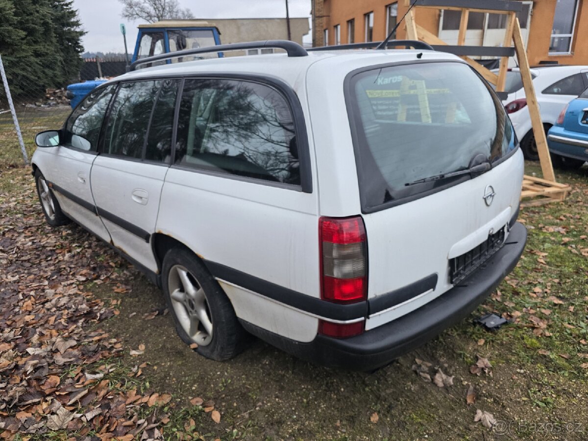 Opel Omega 1.majitel 3.0 V6 - 2
