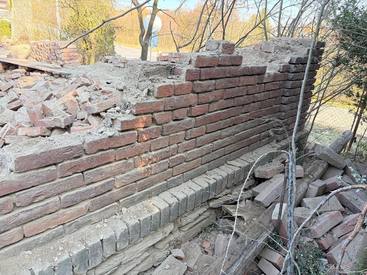 100 let staré cihly - 2