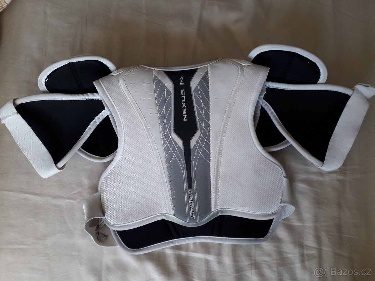 Ramenní chrániče Bauer Nexus Jr vel. M - 2