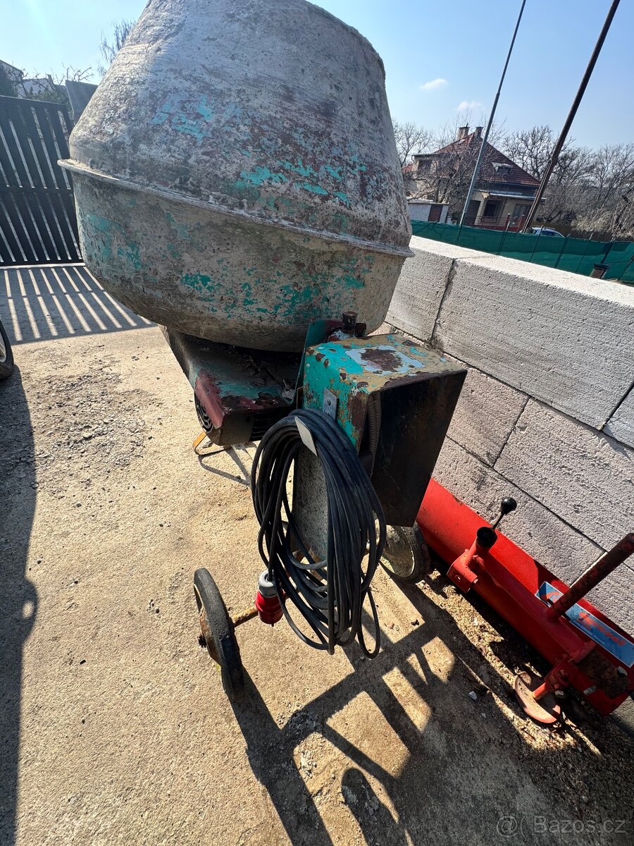 Stavební míchačka - 2