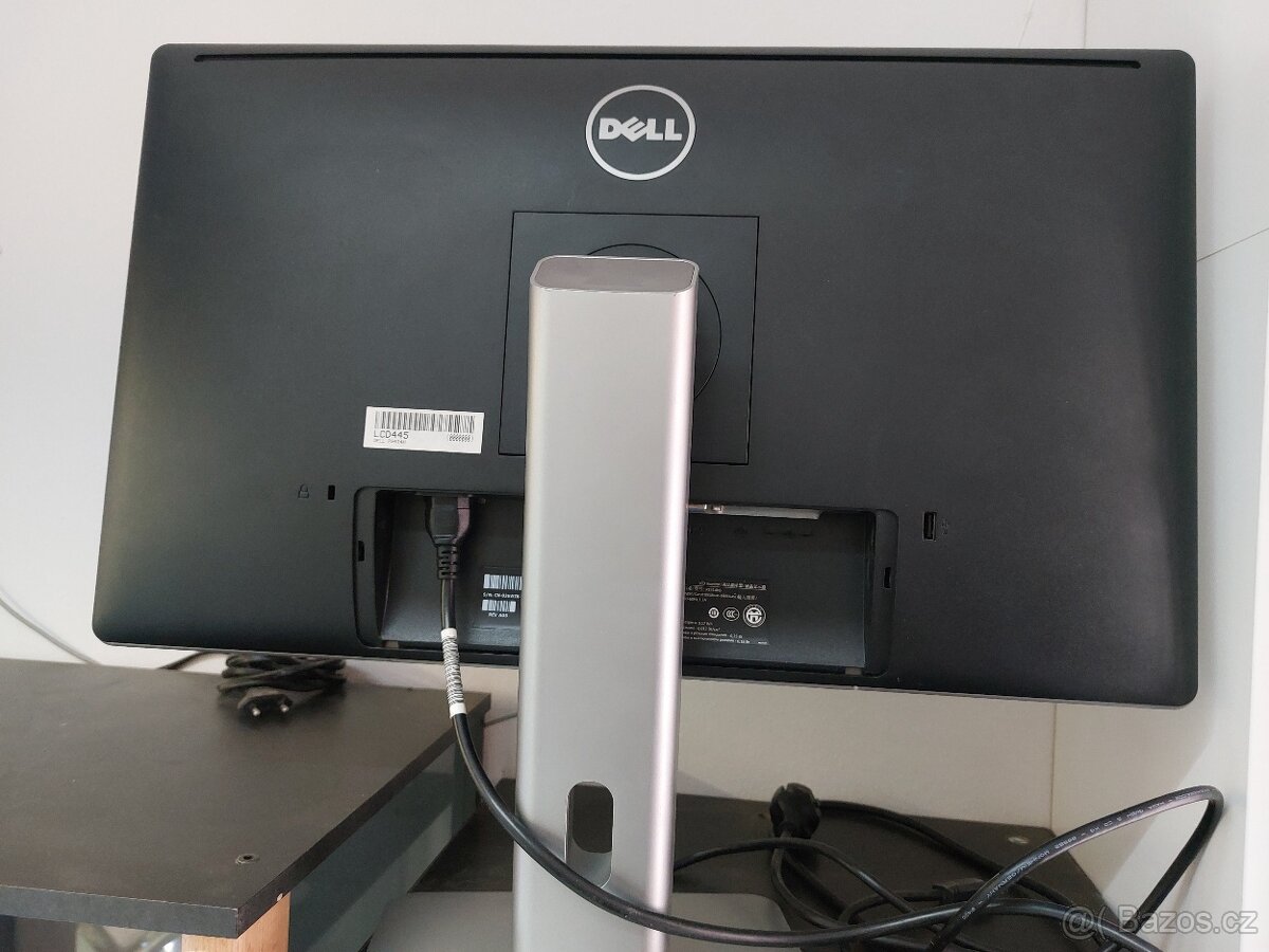 Monitor DELL 24" Full HD, pěkný stav - 2
