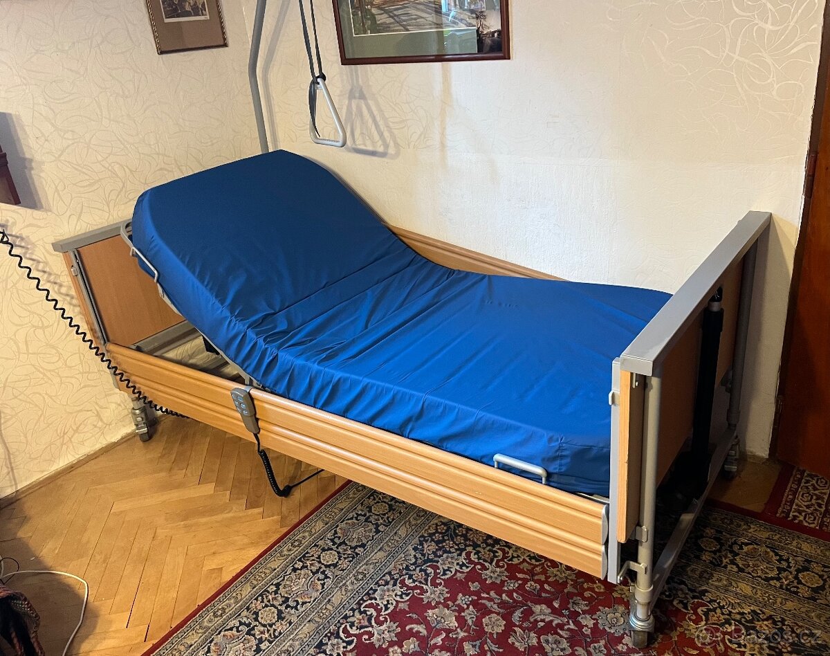 Zdravotni polohovacích postel. - 2