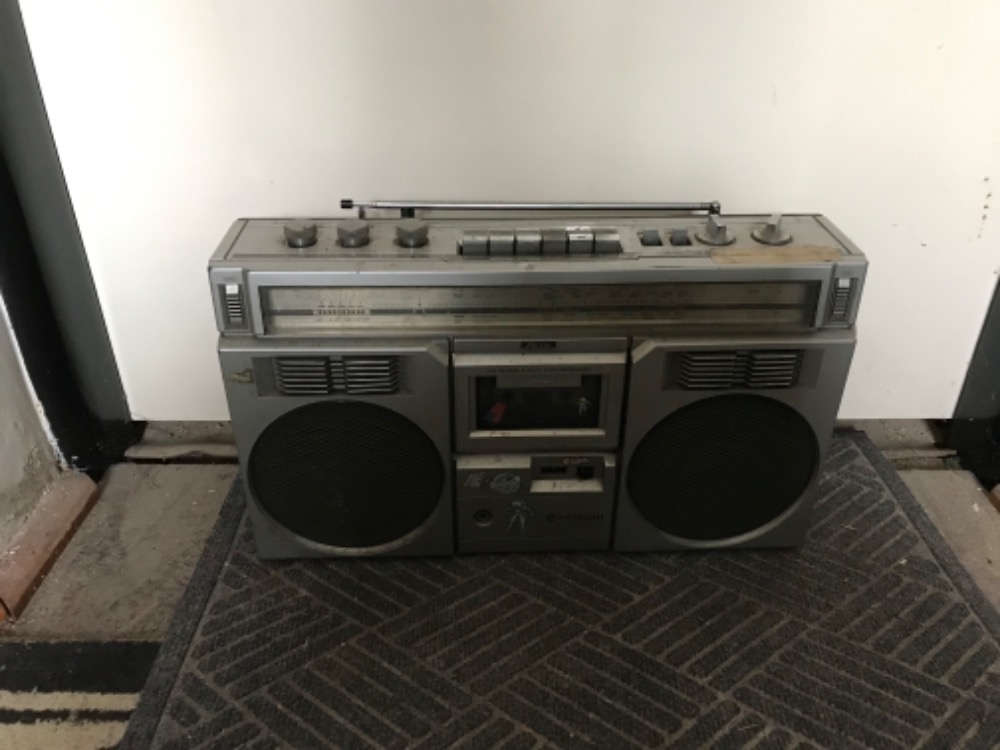 Hitachi-přenosný velký tuzexový kazeťák - 2