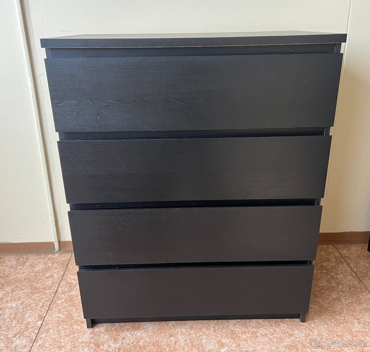 Komoda IKEA MALM se 4 zásuvkami. - 2