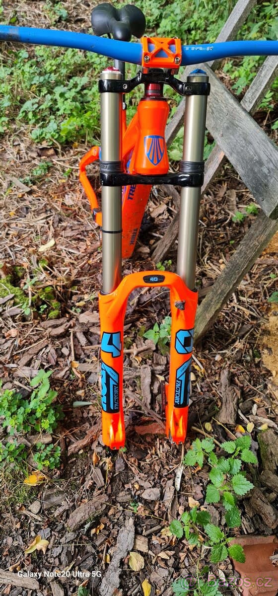 Dily z kola Trek Session 8.8 2010. - 2