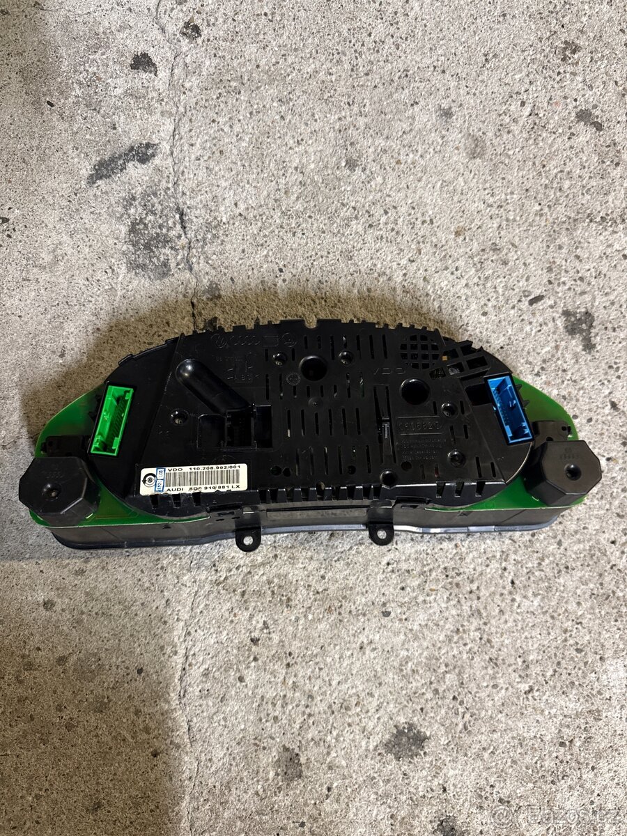 Budíky Audi S4 B5 - 2