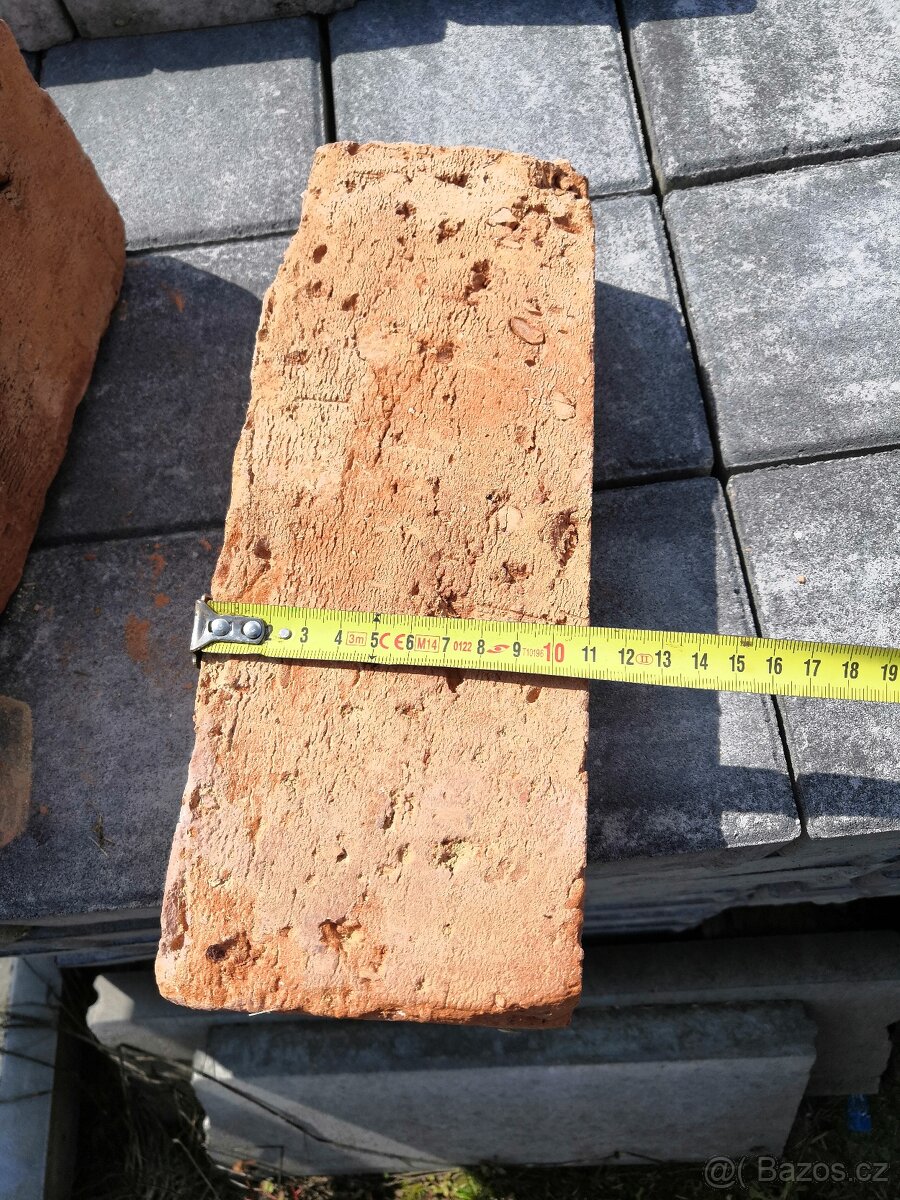 cihly 30x5x11cm. - 2