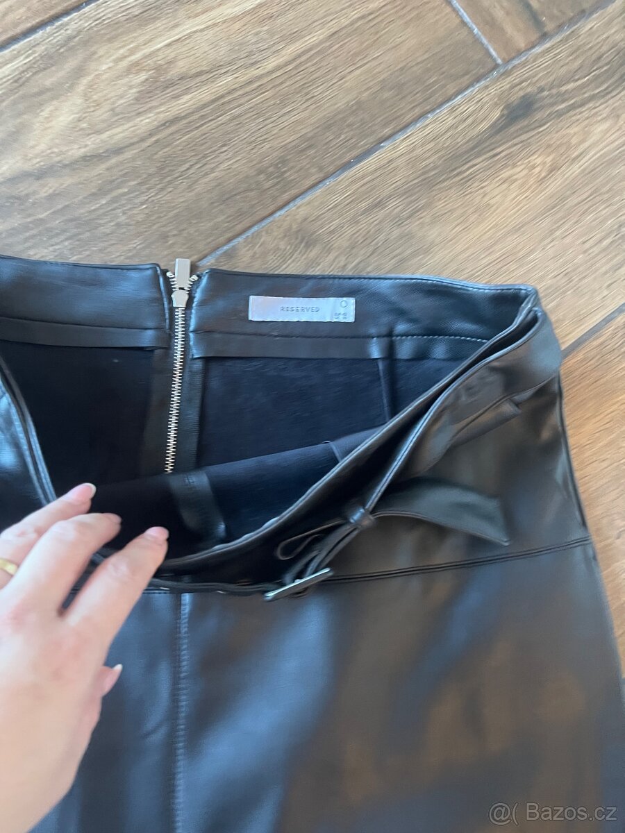 Kožený set( kozačky, sukně, kabelka) - 2