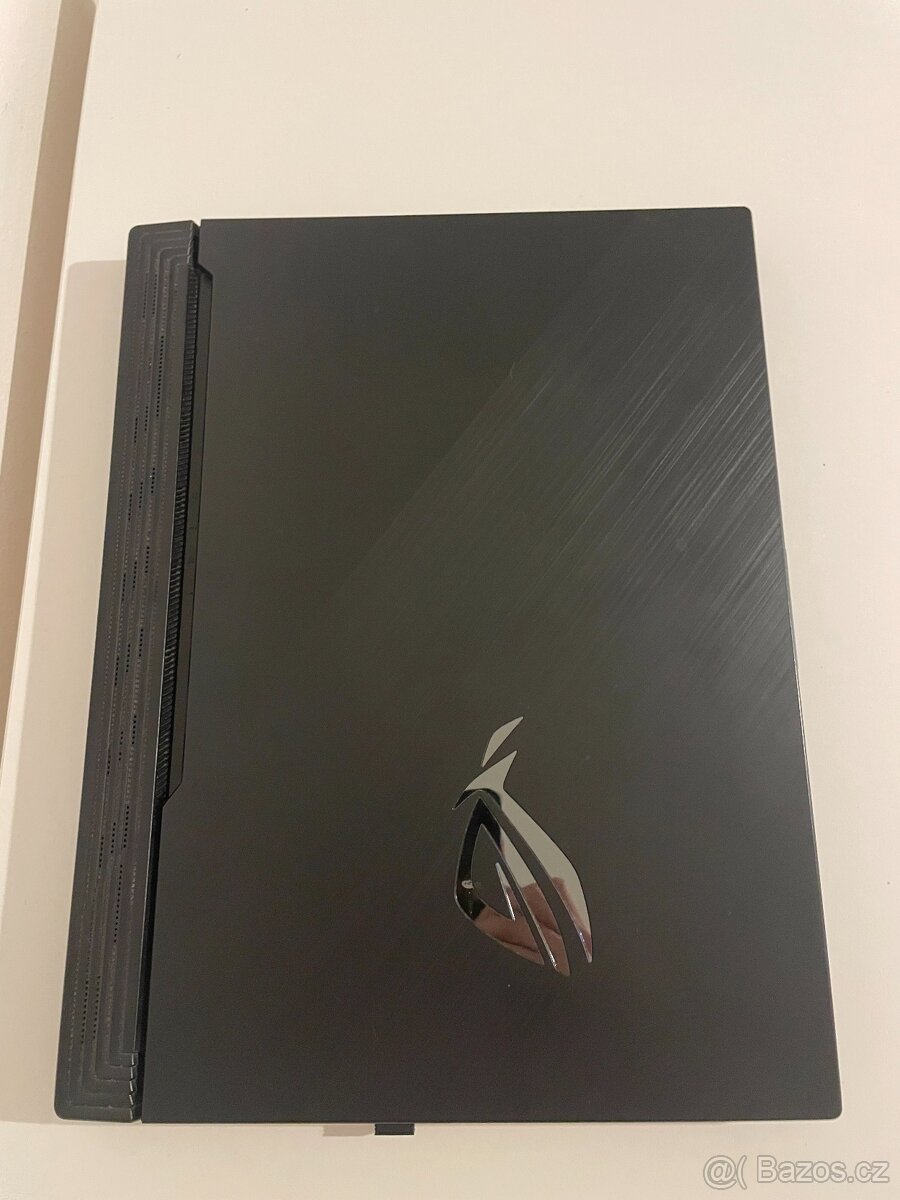 Asus ROG STRIX g512LI - i7, GTX 1650Ti - 2