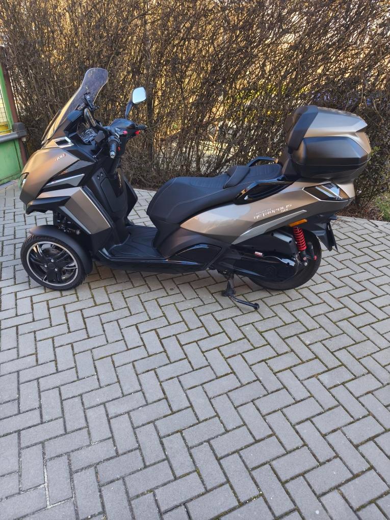 Peugeot Metropolis - 2