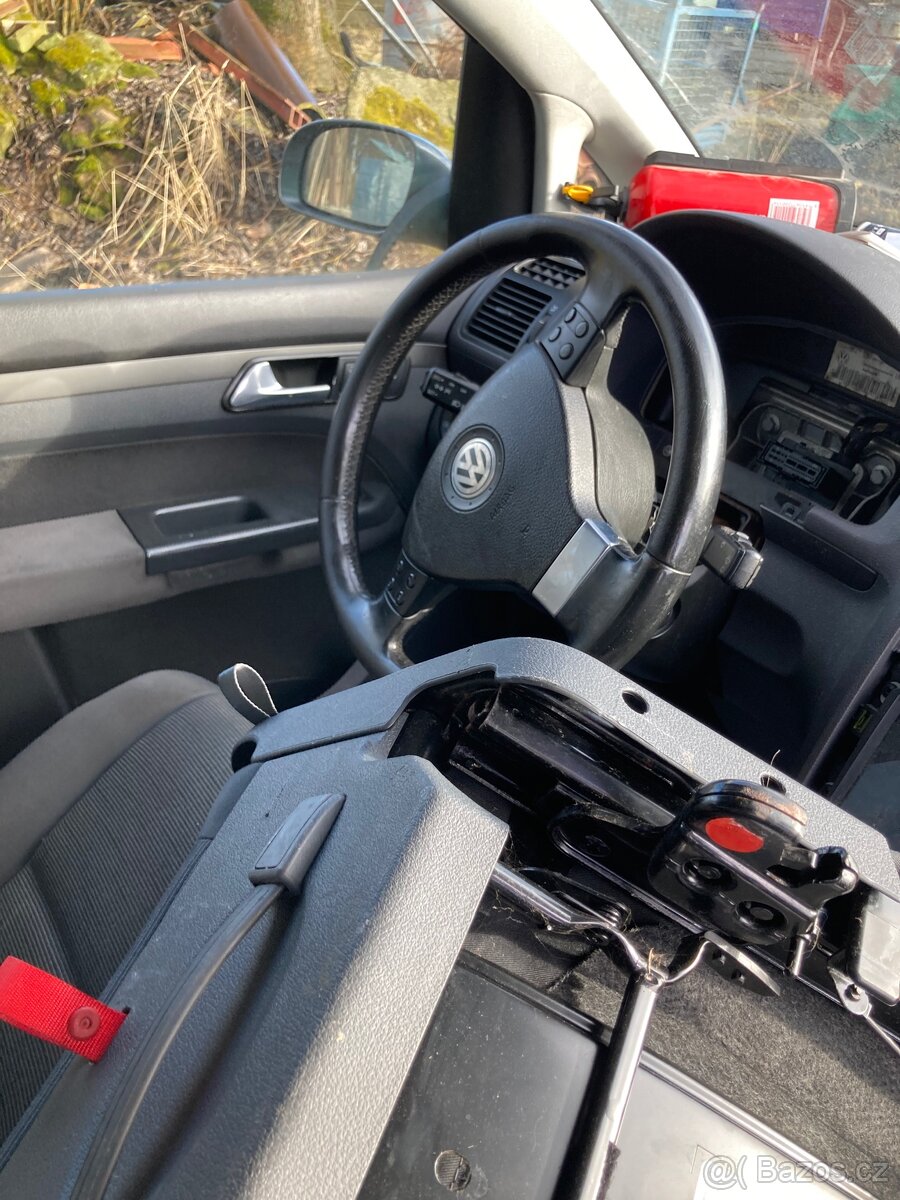 Touran 1.9 tdi 77kW bls díly šedý - 2