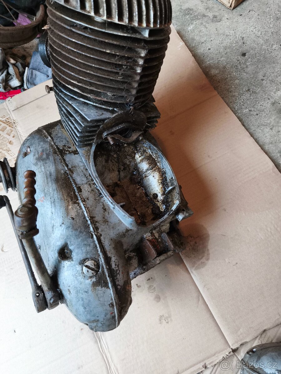 Motor ČZ 501,502 prase - 2