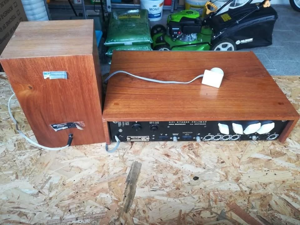 Radiopřijímač Tesla 810A - 2