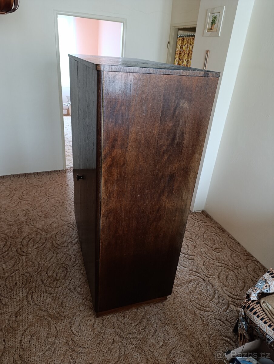 Skříň za odvoz - spěchá - 2