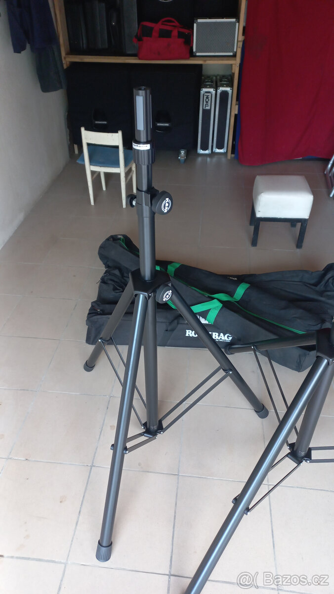 stojan na reproboxy, trojnožka K&M, - 2