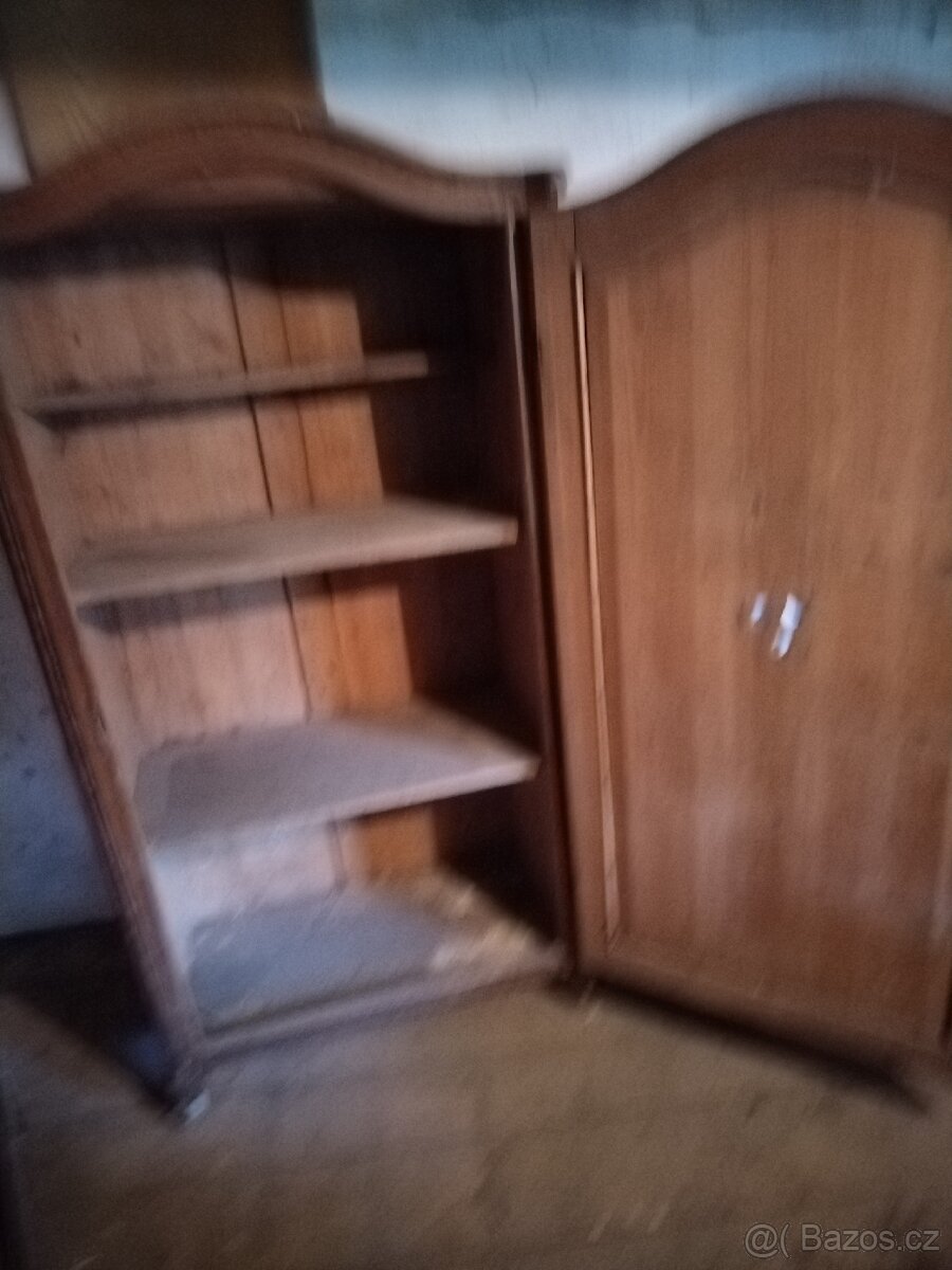 Almara starožitná skříň - 2