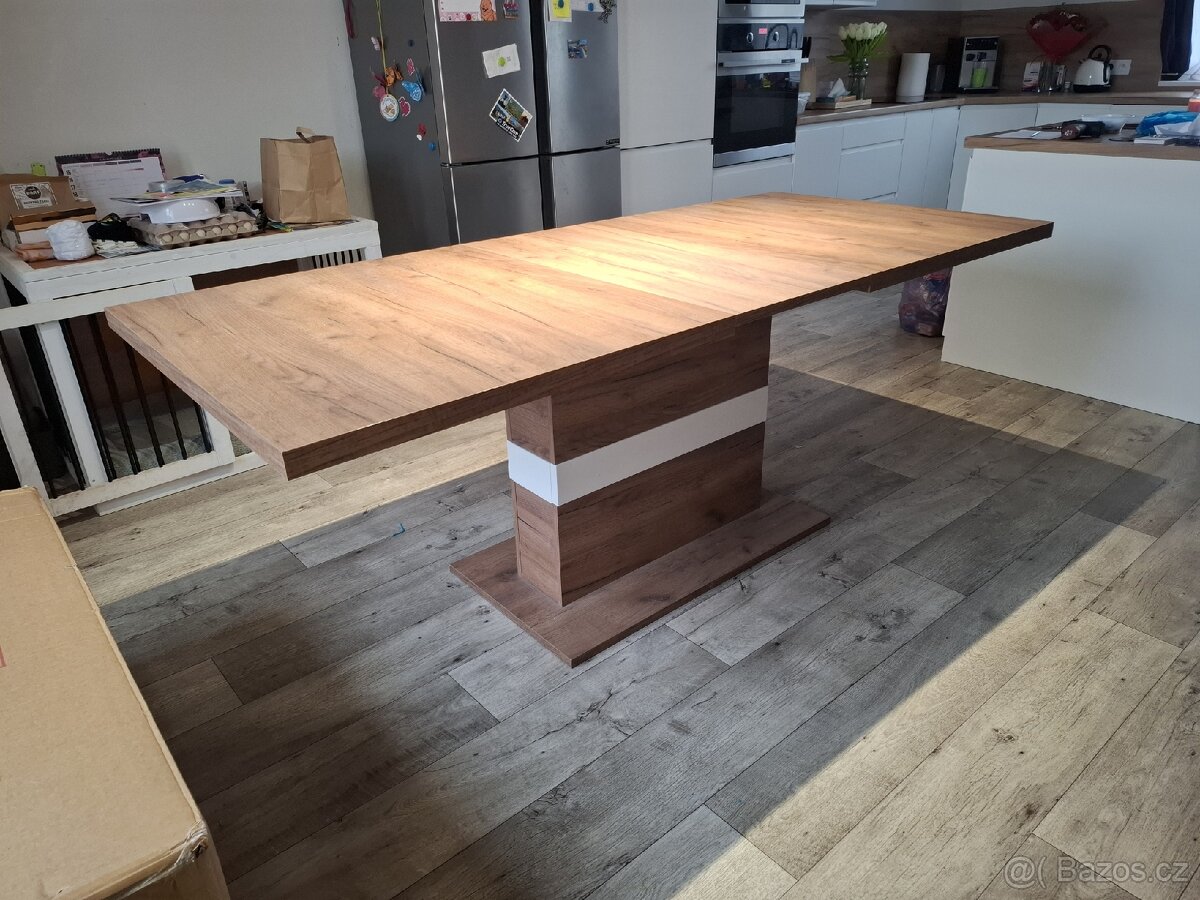 Rozkládací jídelní stůl - 2