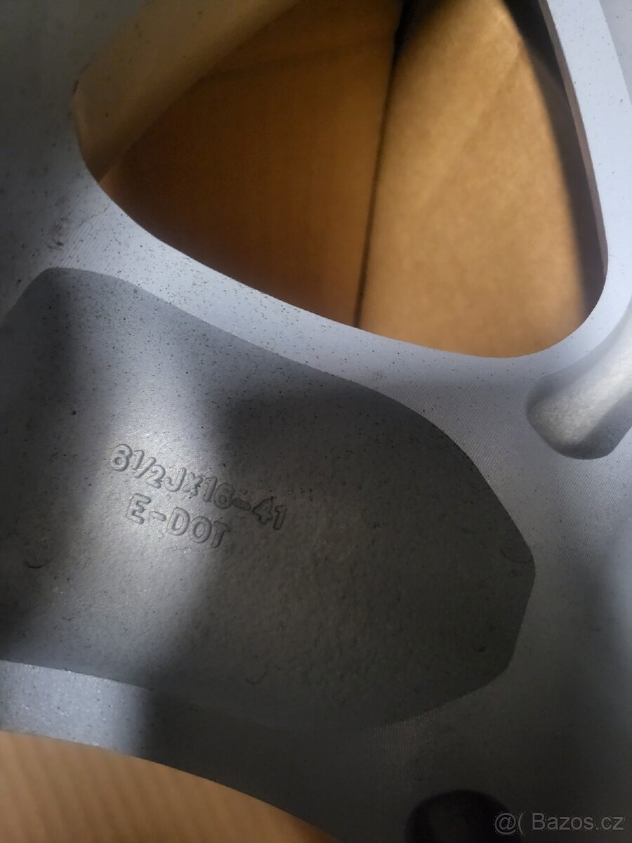 Prodávám 4x Hyundai ALU originál disky - 2