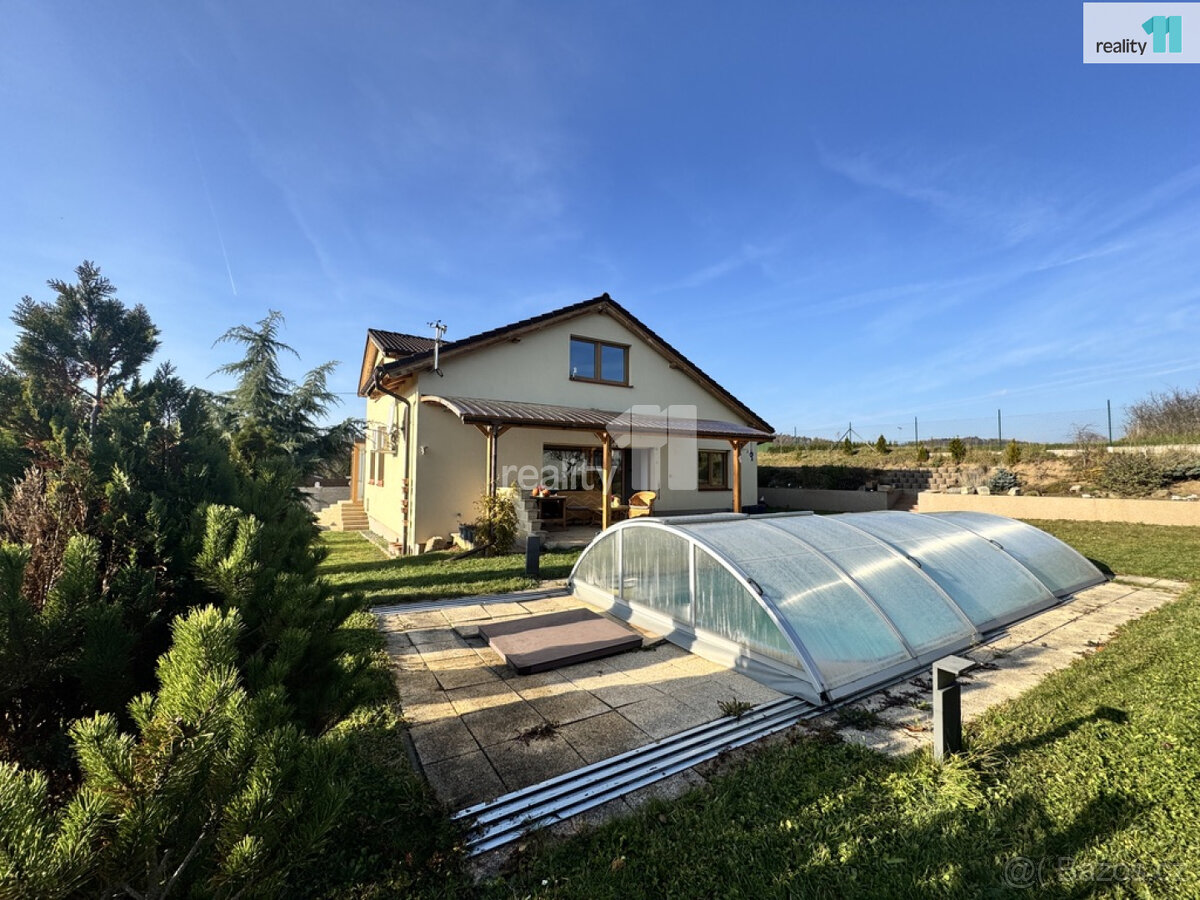 Pronájem domu 4+kk, 170 m2, po rekonstrukci, terasa, krásná - 2